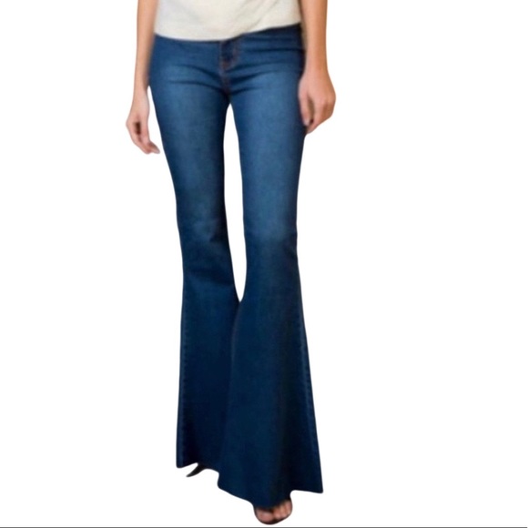 Aluna Levi flared leg, high waisted jeans - Picture 2 of 10